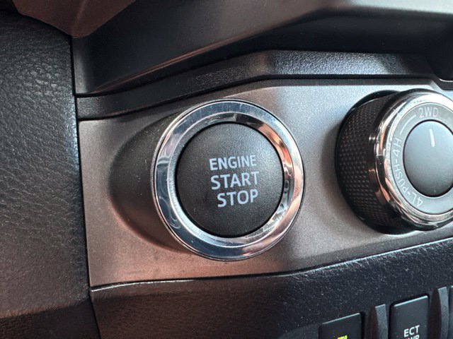 Used 2021 Toyota Tacoma TRD Off-Road w/ TRD Premium Off Road Package AWD/4WD image 13