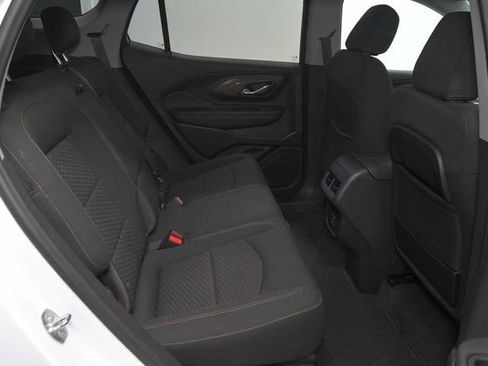 Used 2020 GMC Terrain SLE FWD image 16