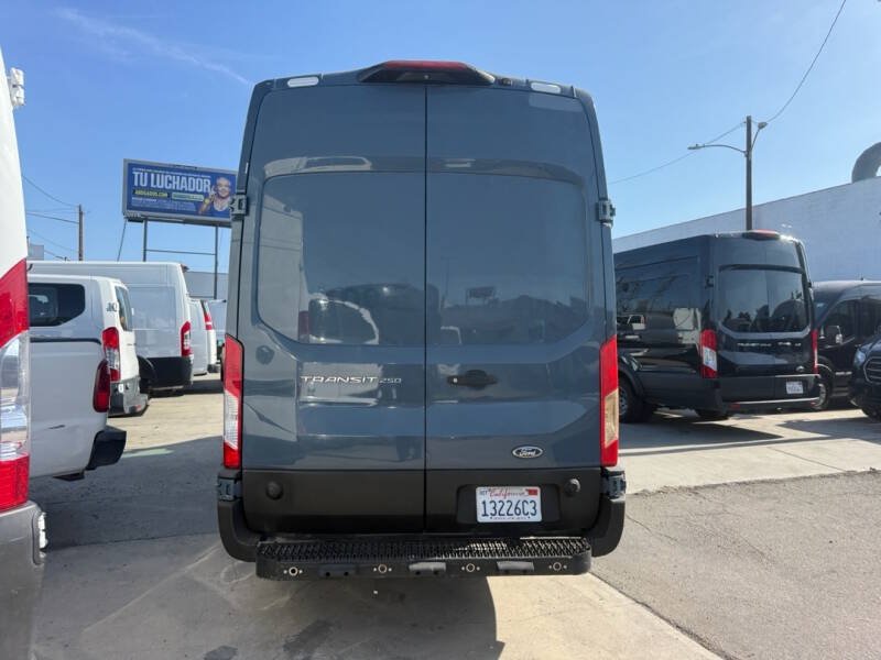 Used 2020 Ford Transit 250 148 High Roof Extended RWD image 4