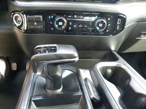 Used 2022 Chevrolet Silverado 1500 High Country w/ Technology Package AWD/4WD image 15