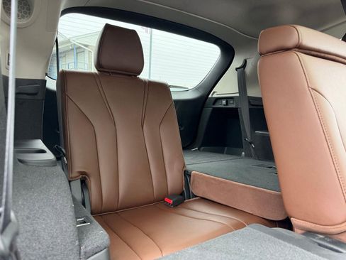 Used 2023 Acura MDX SH-AWD w/ Advance Package image 16