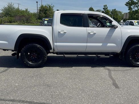 Used 2019 Toyota Tacoma TRD Pro AWD/4WD image 3