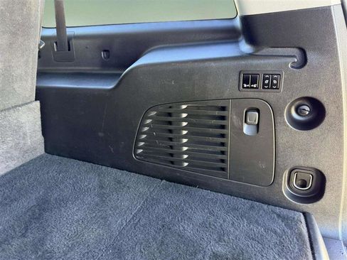 Used 2017 Chevrolet Suburban Premier image 15