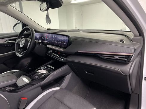 Certified 2025 Buick Envision Sport Touring image 29