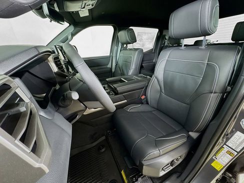 Used 2026 Toyota Tundra Limited AWD/4WD image 12