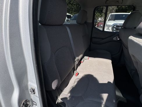 Used 2008 Nissan Frontier SE w/ SE Value Truck Pkg image 12