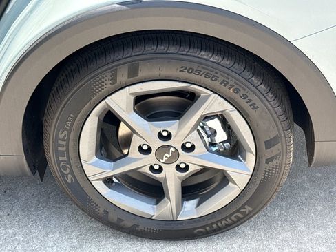 New 2026 Kia K4 FWD image 22