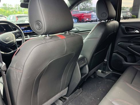 Used 2024 Chevrolet Trax RS w/ Sunroof Package FWD image 20