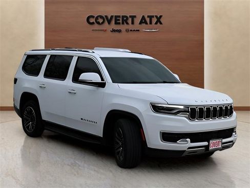 Used 2022 Jeep Wagoneer Series III w/ Flexible Seating Group image 7