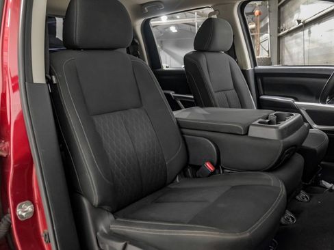 Used 2017 Nissan Titan SV image 31