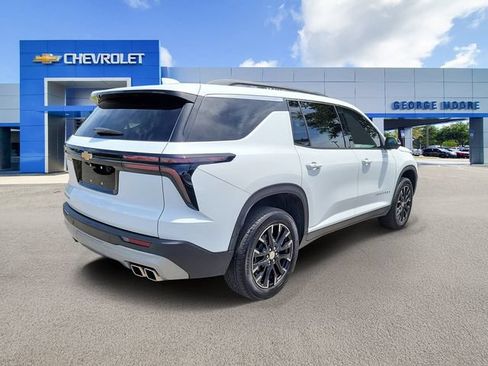 Certified 2025 Chevrolet Traverse LT w/ Sun and Wheel Package FWD image 4