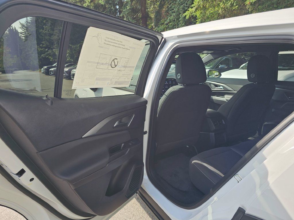 New 2026 Chevrolet Equinox EV LT FWD image 18