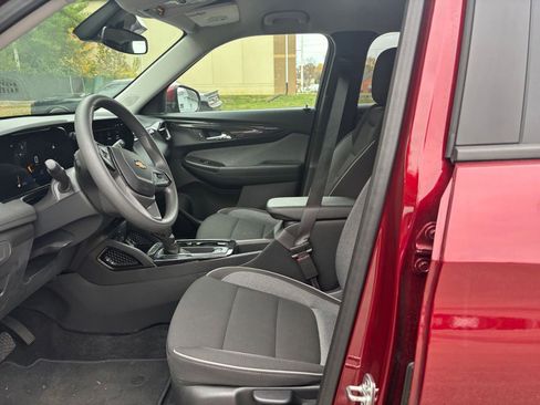 Used 2025 Chevrolet TrailBlazer LT image 24