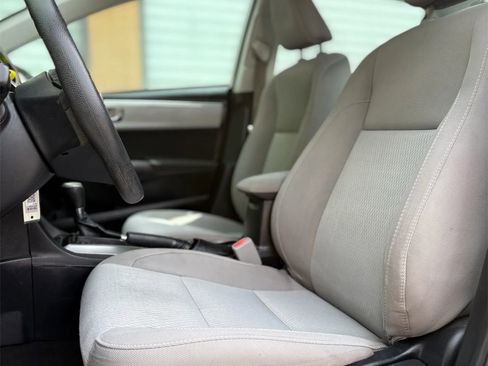 Used 2016 Toyota Corolla LE FWD image 7