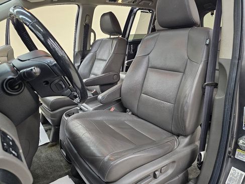 Used 2014 Honda Odyssey Touring image 17