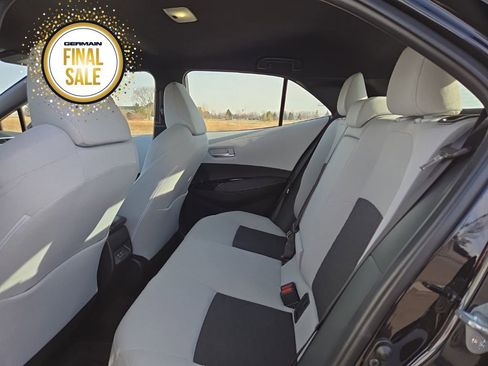 Used 2025 Toyota Corolla SE image 28