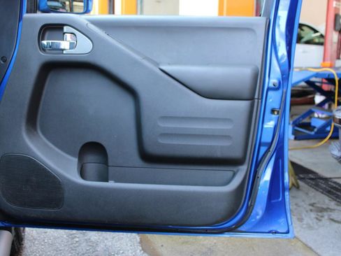 Used 2015 Nissan Frontier PRO-4X AWD/4WD image 45