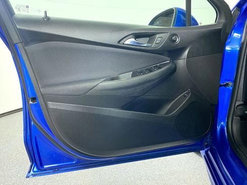 Used 2017 Chevrolet Cruze LT w/ RS Package image 18