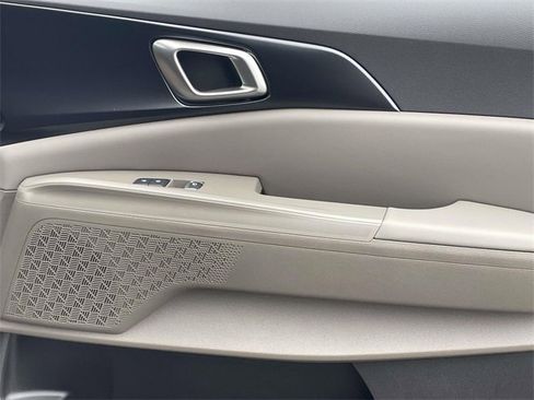 New 2026 Kia Carnival LXS image 16