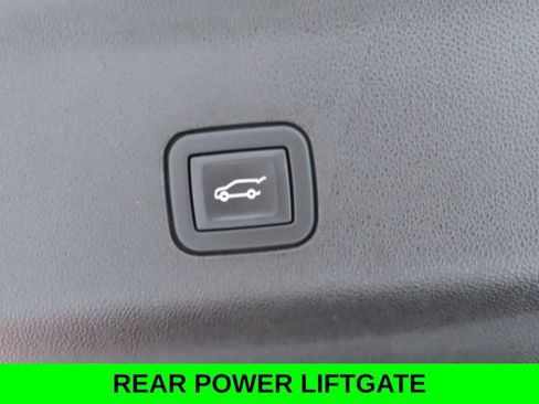 Used 2024 Chevrolet Suburban LT w/ Luxury Package image 33