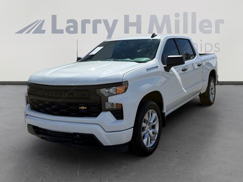 Used 2023 Chevrolet Silverado 1500 Custom image 1