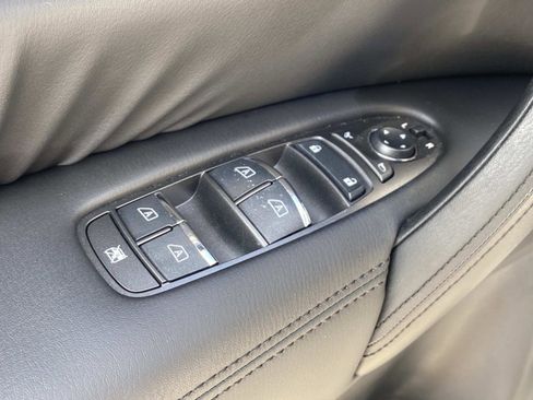 Used 2024 Nissan Armada SL w/ Captain's Chairs Package image 14