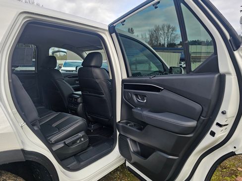 New 2025 Honda Pilot EX-L image 15