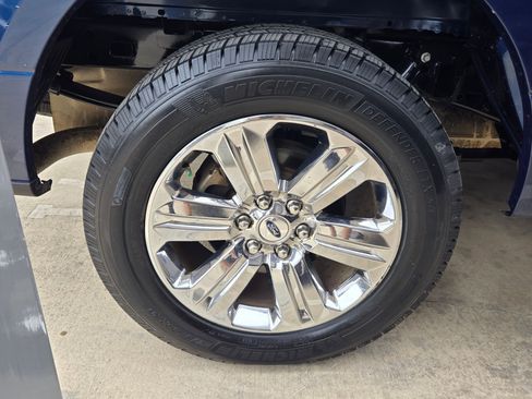 Used 2018 Ford F150 XLT w/ Equipment Group 302A Luxury RWD image 9
