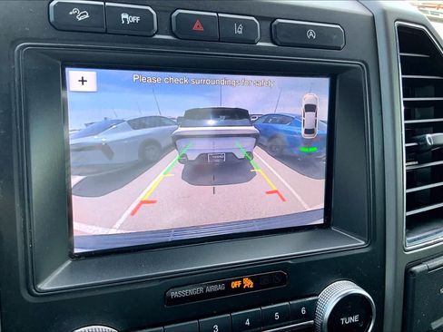 Used 2019 Ford Expedition XLT w/ Equipment Group 202A AWD/4WD image 27