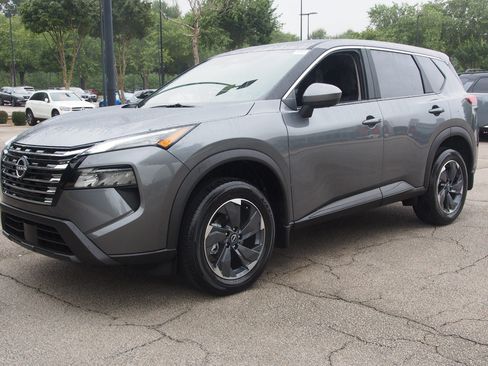 Used 2026 Nissan Rogue SV FWD image 3