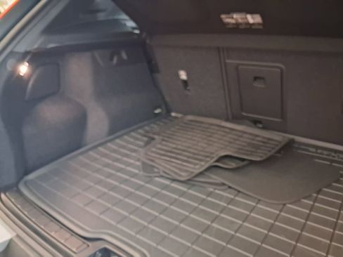 Certified 2024 Volvo XC40 B5 Core AWD/4WD image 10