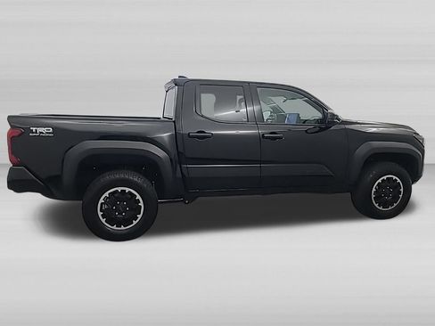 Used 2025 Toyota Tacoma TRD Off-Road AWD/4WD image 10