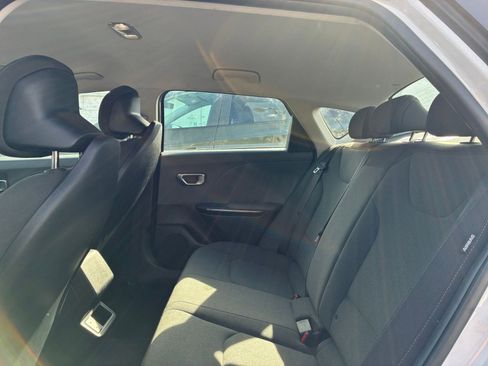 Used 2025 Kia K4 LXS image 28