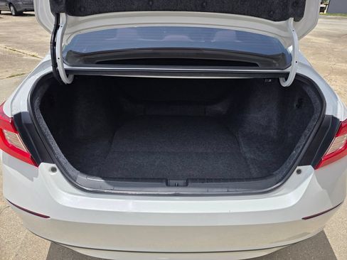 Used 2021 Honda Accord LX image 7