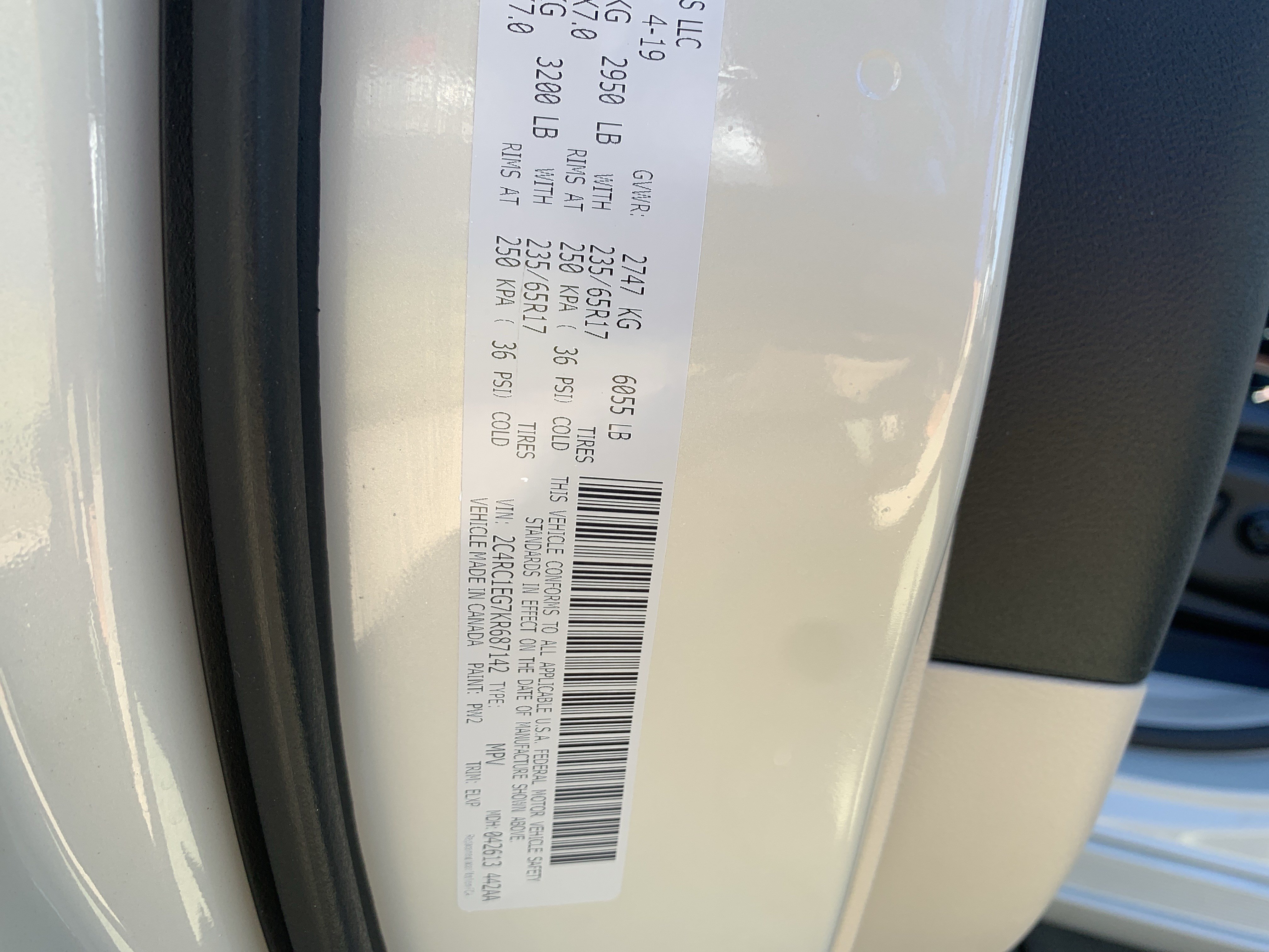 Used 2019 Chrysler Pacifica Touring-L Plus w/ Advanced Safetytec Group FWD image 36