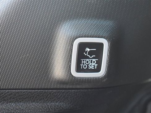 Used 2024 Jeep Grand Cherokee Altitude image 20