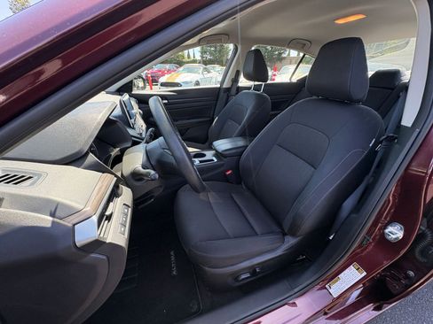 Used 2025 Nissan Altima 2.5 SV image 37