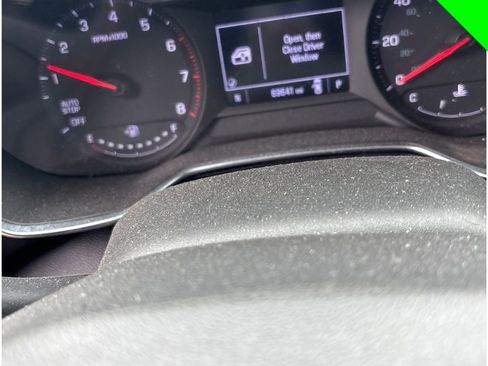 Used 2021 Chevrolet TrailBlazer LT w/ Convenience Package FWD image 11