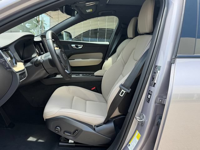 Used 2026 Volvo XC60 B5 Core AWD/4WD image 12