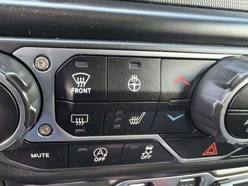 Used 2022 Jeep Gladiator Sport AWD/4WD image 37