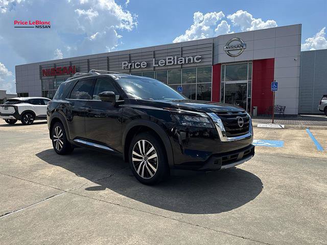 Certified 2025 Nissan Pathfinder Platinum w/ Cargo Package FWD image 1