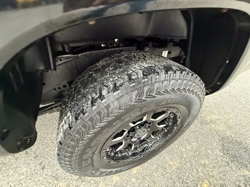 Used 2016 Toyota Tacoma TRD Sport w/ Premium & Technology Package AWD/4WD image 39