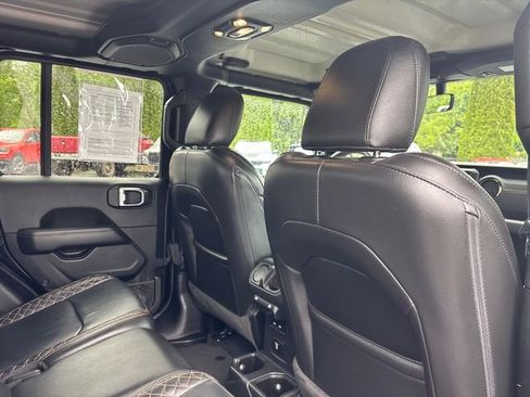 Used 2023 Jeep Gladiator Overland AWD/4WD image 13