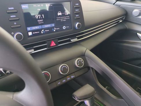 Certified 2026 Hyundai Elantra SE FWD image 11