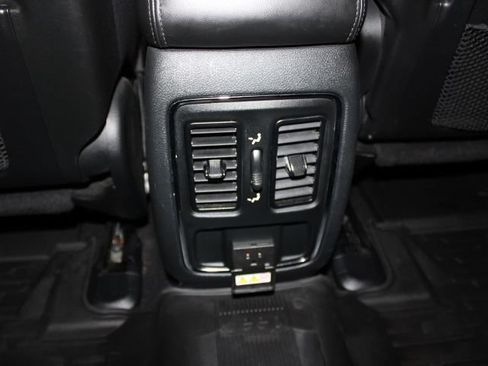 Used 2019 Jeep Grand Cherokee Altitude AWD/4WD image 22