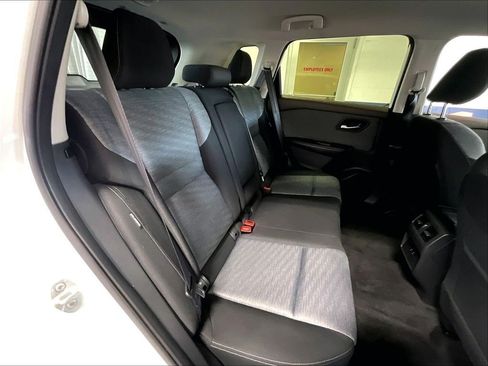 Used 2023 Nissan Rogue SV AWD/4WD image 16