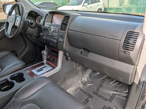 Used 2012 Nissan Pathfinder LE image 23