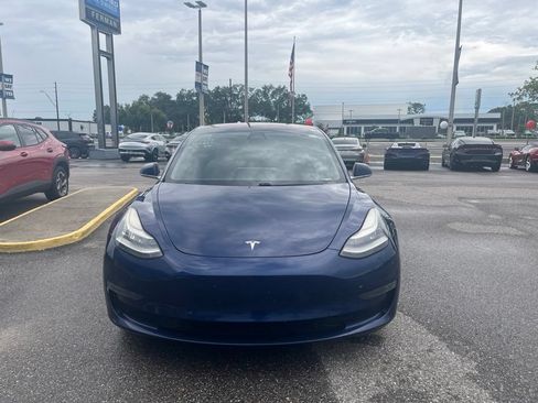 Used 2018 Tesla Model 3 Long Range RWD image 2