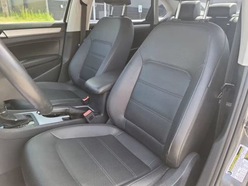 Used 2013 Volkswagen Passat 2.5 SE FWD image 9