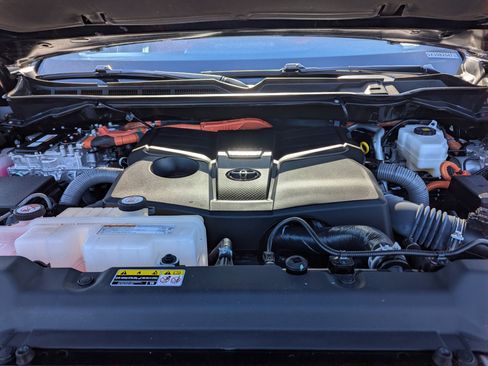 Certified 2025 Toyota Tundra TRD Pro AWD/4WD image 33